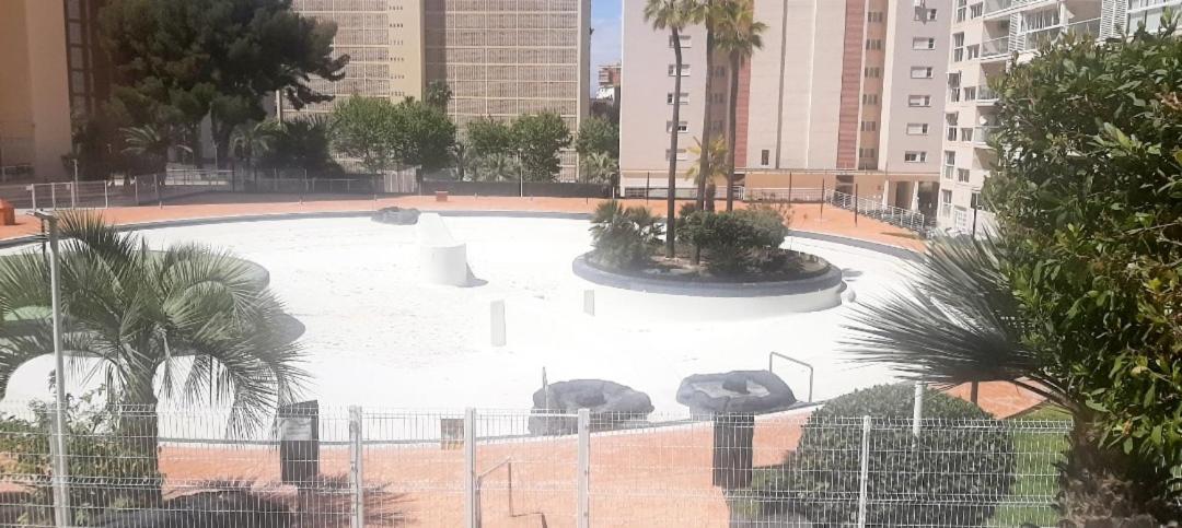 Appartamento Vacanza Luxury Complex- Parking , Pool Only In The Summer , Rincon De Loix Benidorm Esterno foto