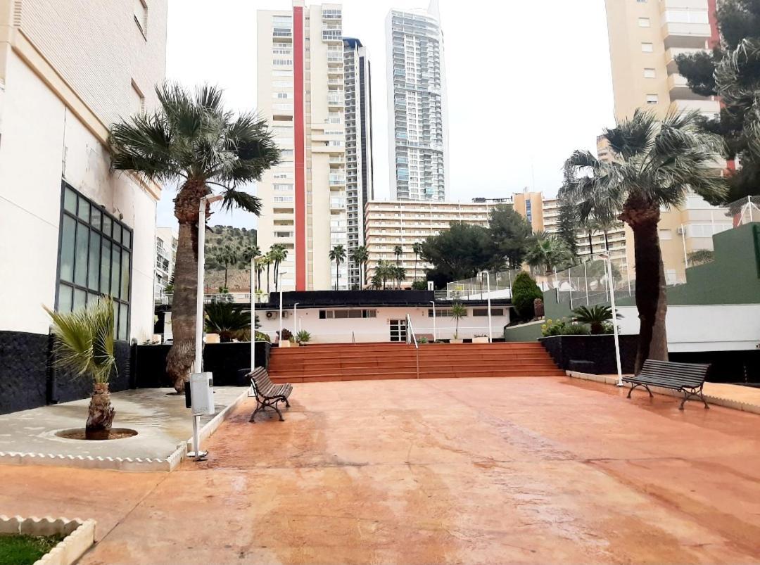 Appartamento Vacanza Luxury Complex- Parking , Pool Only In The Summer , Rincon De Loix Benidorm Esterno foto