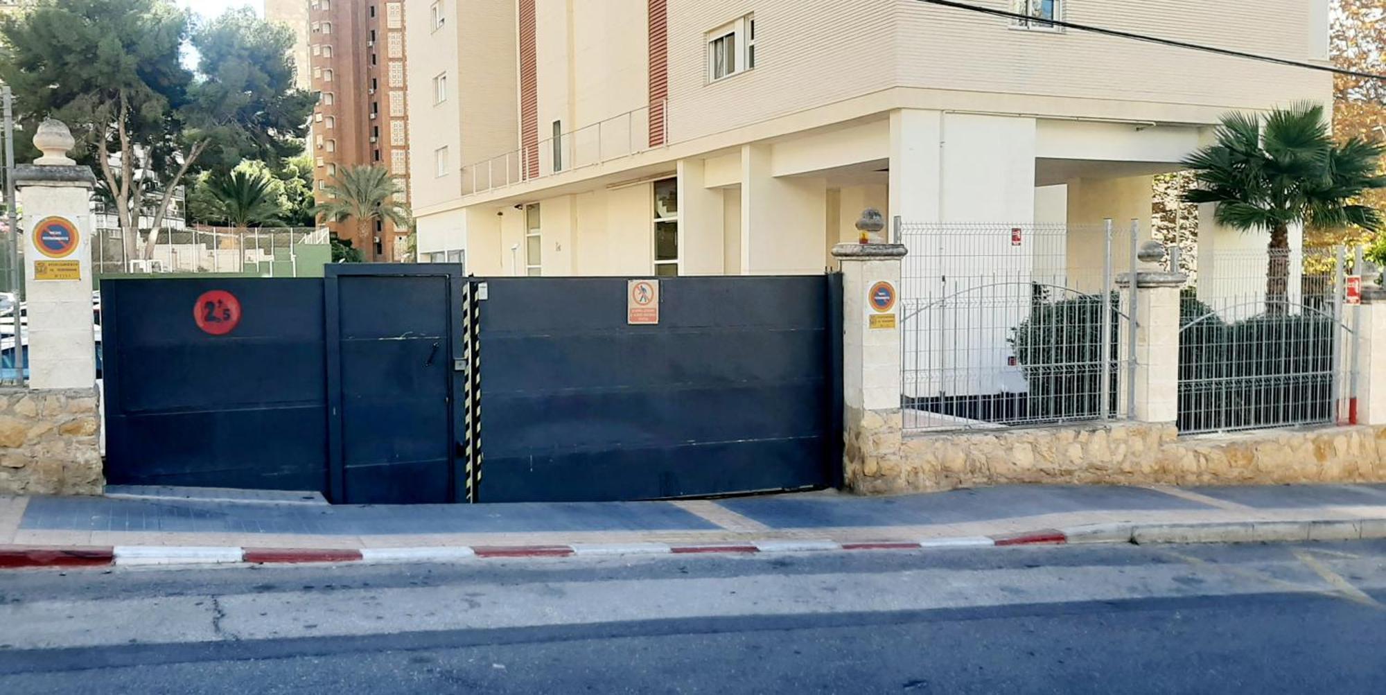 Appartamento Vacanza Luxury Complex- Parking , Pool Only In The Summer , Rincon De Loix Benidorm Esterno foto